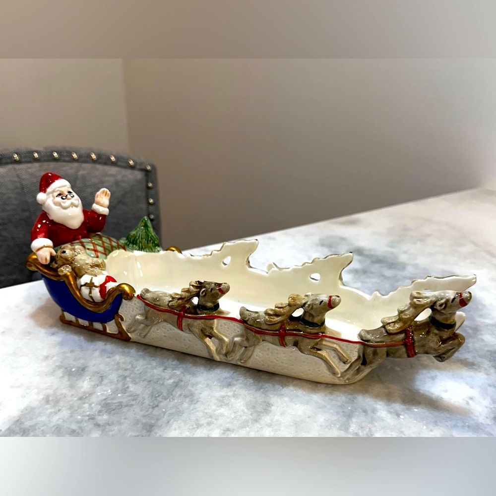 Fitz & Floyd Christmas Santa Sleigh with Reindeer - perfect for crackers/cookies